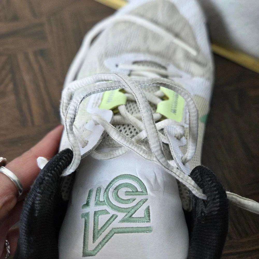 Nike Giannis White Immortality 2 Mens size 8 Running Shoes‎ Sneakers